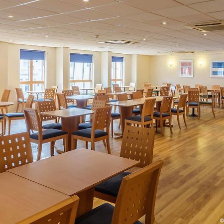 Ramada Encore York Bagian luar foto