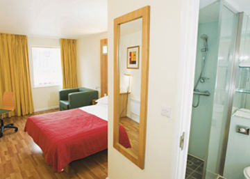 Ramada Encore York Bagian luar foto
