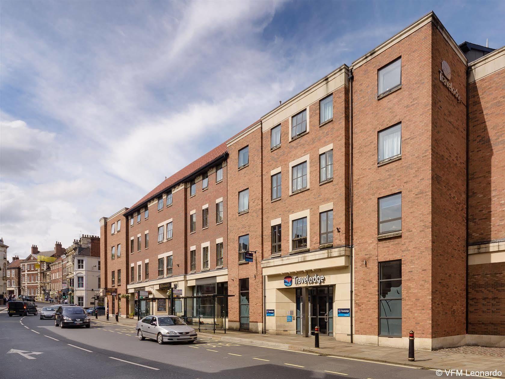Ramada Encore York Bagian luar foto