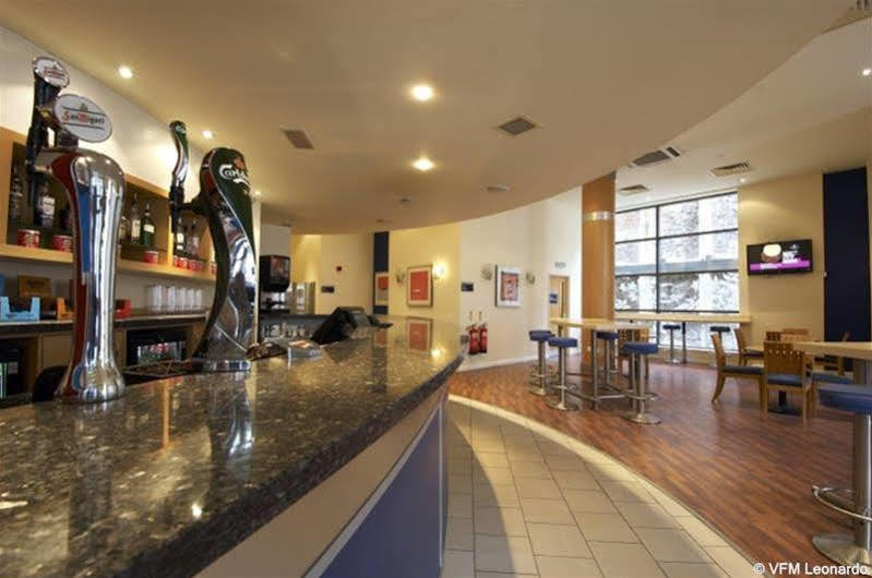 Ramada Encore York Bagian luar foto