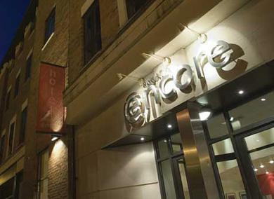 Ramada Encore York Bagian luar foto